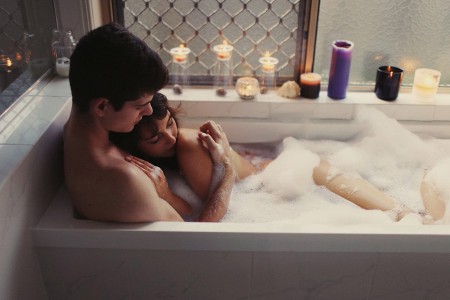partager un bain en couple