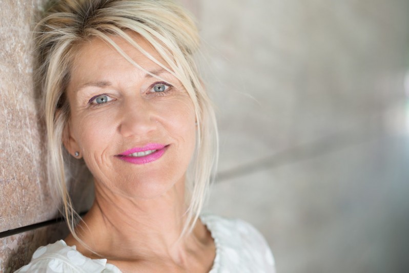 Quels sont les avantages et inconvénients de flirter avec une femme mature ?