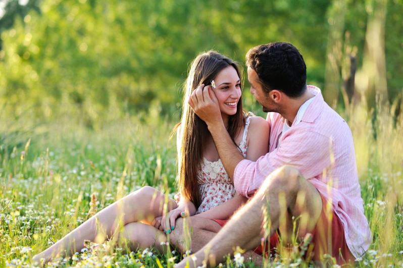 Est-ce que les relations exclusives sont toujours pertinentes de nos jours ?