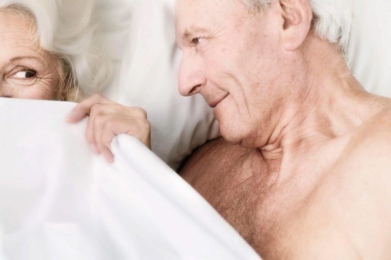 Le sexe chez les personnes âgées : quelles sont les idées reçues ?